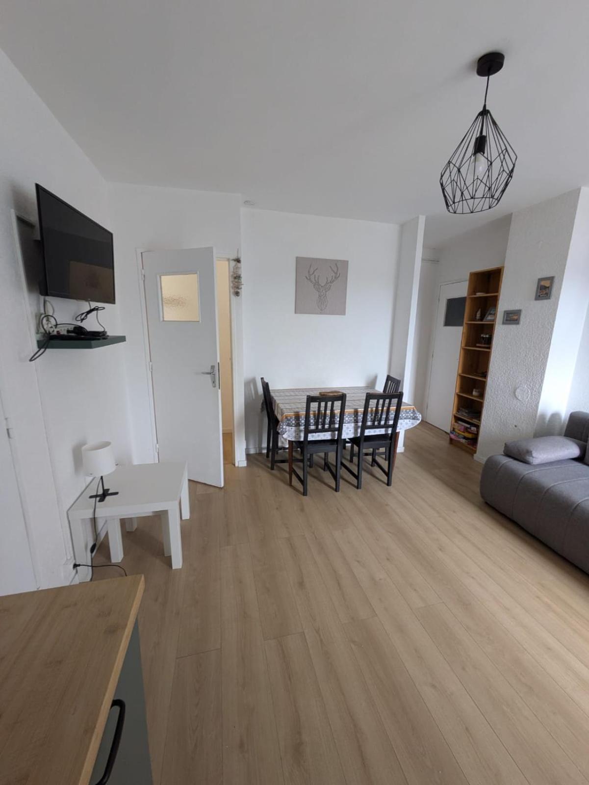Spacieux Appartement T2 & Cabine เลส์ อองเจลส์ ภายนอก รูปภาพ